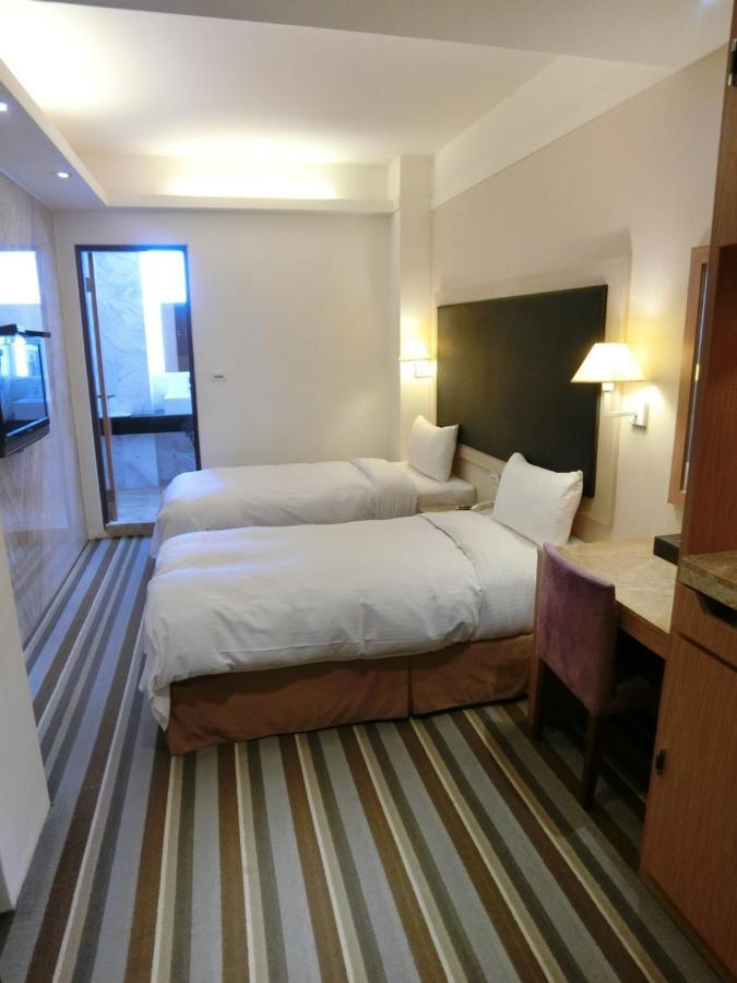 F Hotel Jian Csien Kültér fotó
